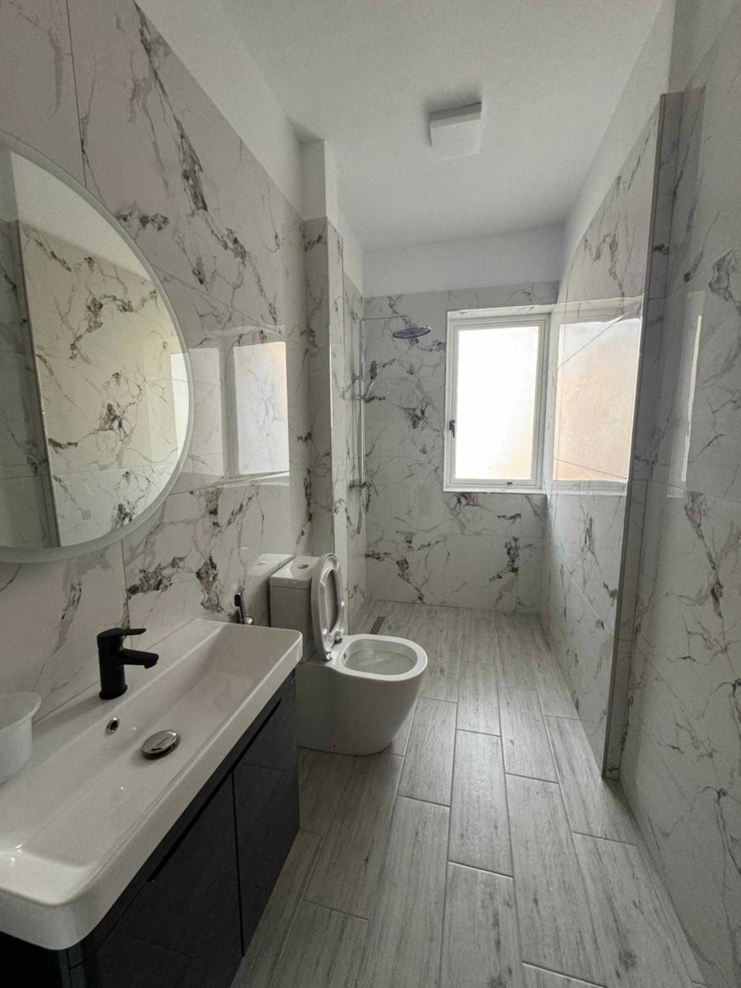 Drion Apartment Vlorë Buitenkant foto